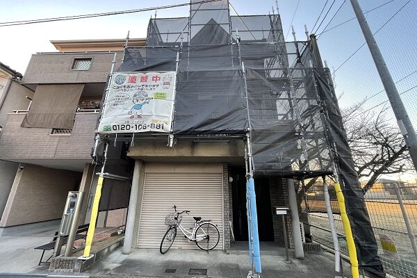 大阪府東大阪市　屋根塗装・外壁塗装　足場設置　飛散防止ネット1