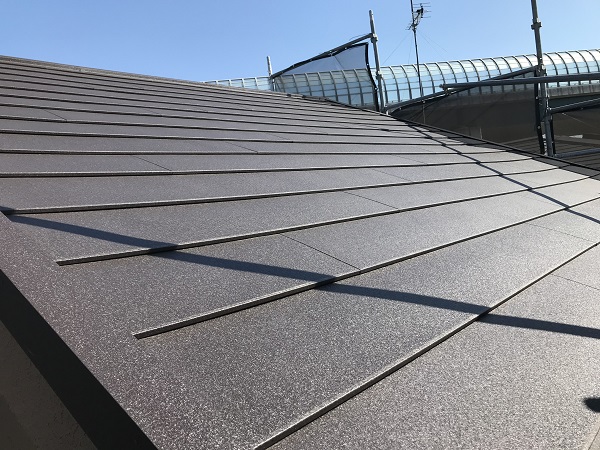 大阪府東大阪市　屋根カバー工法・外壁塗装・付帯部塗装　屋根カバー工法とは　ガルバリウム鋼板 (3)