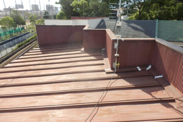 屋根　鋼板