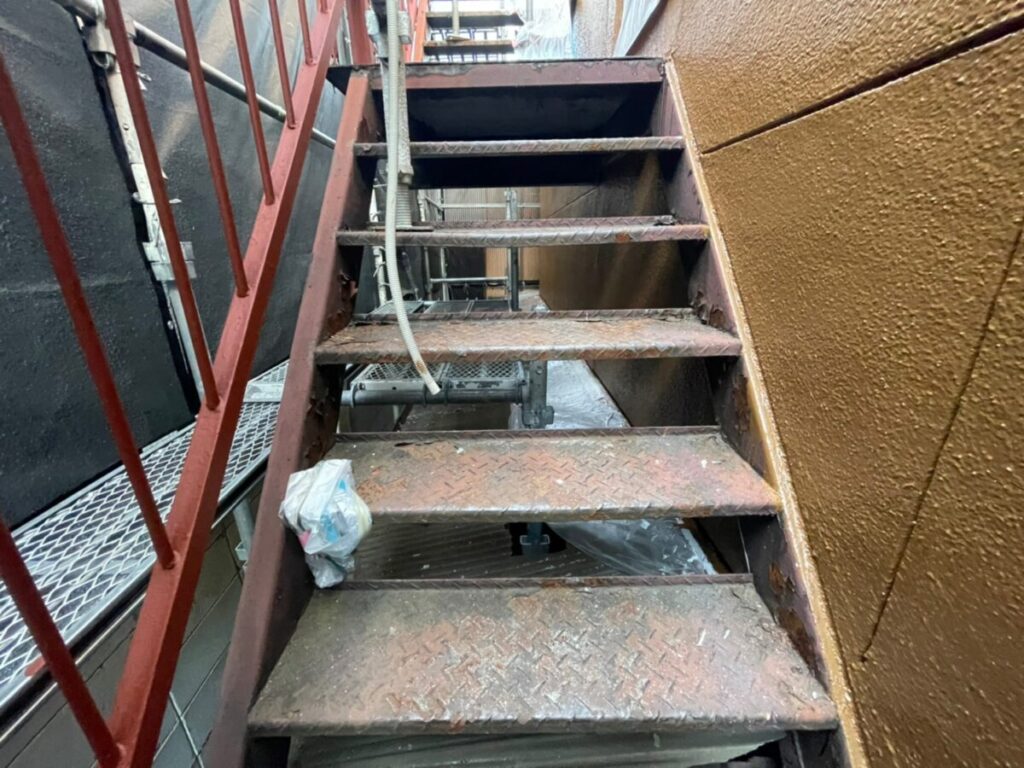 鉄階段塗装